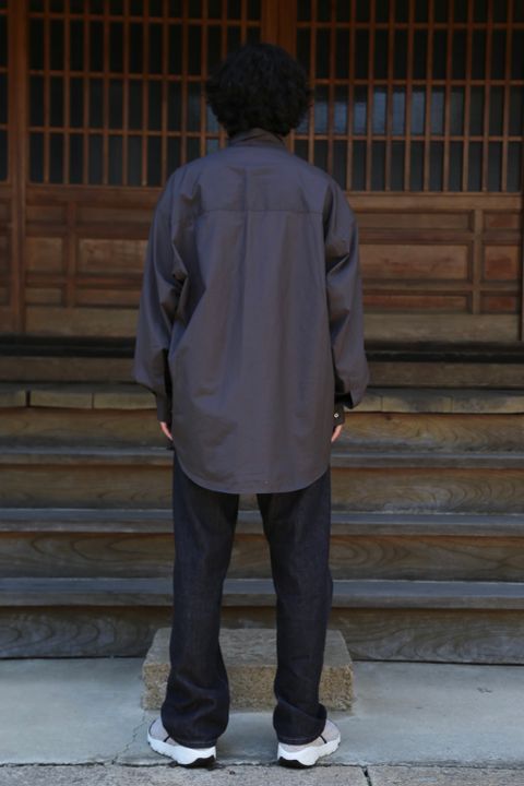 Graphpaper Broad L/S Oversized Regular Collar Shirt(GM212-50110B) style. 2021.05.23.