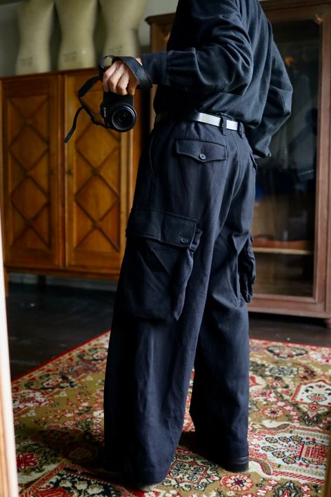 COMME des GARCONS HOMME 綿ウールアーミーサージパンツスタイル2025.11.25.