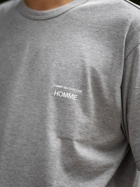COMME des GARCONS HOMME ロゴプリントTシャツ 8月7日(土)新作発売！