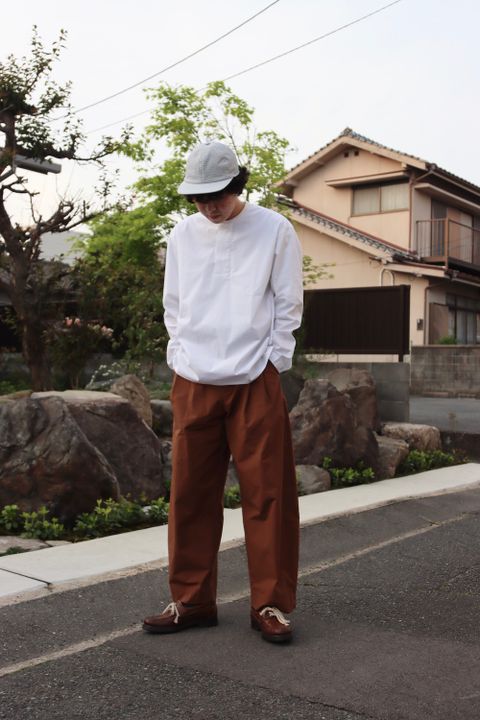 STUDIO NICHOLSON YALE POWDER COTTON DOUBLE PLEAT VOLUME PANTS(SNM-788) style. 2022.04.30.