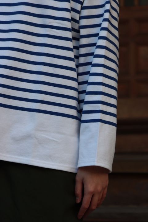 Graphpaper  Pannel Border L/S Tee (GU221-70218) style.2022.2.12.