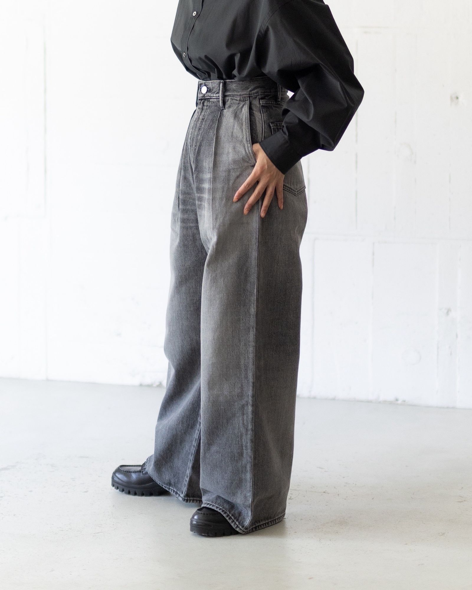 Graphpaper Selvage Denim Two Tuck Wide Pants style.2025.8.2