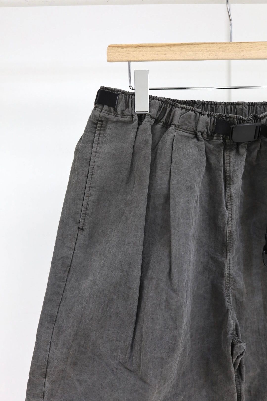 イズネス 26SS パンツPigment-Dyed Shorts(26SS_10_1007SSPT01-1W) BLACK ☆新作発売！