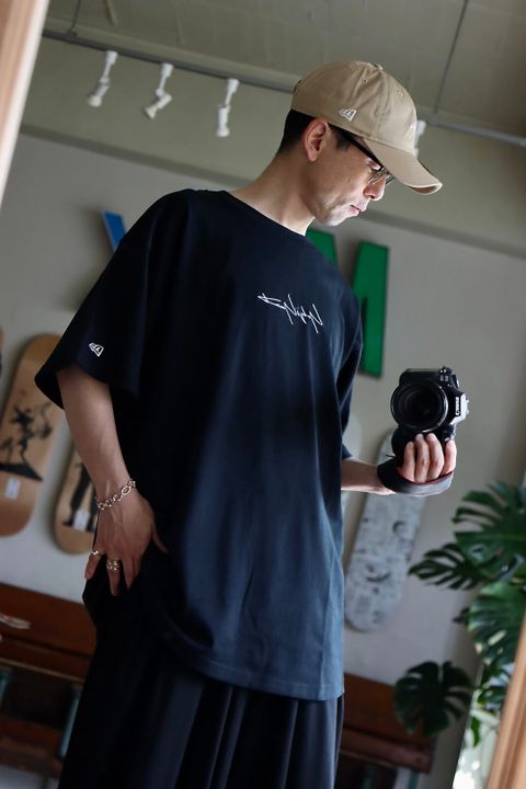 Yohji Yamamoto×New Era OVERSIZED PERFORMANCE SHORT SLEEVES TEEスタイル.2022.4.13.