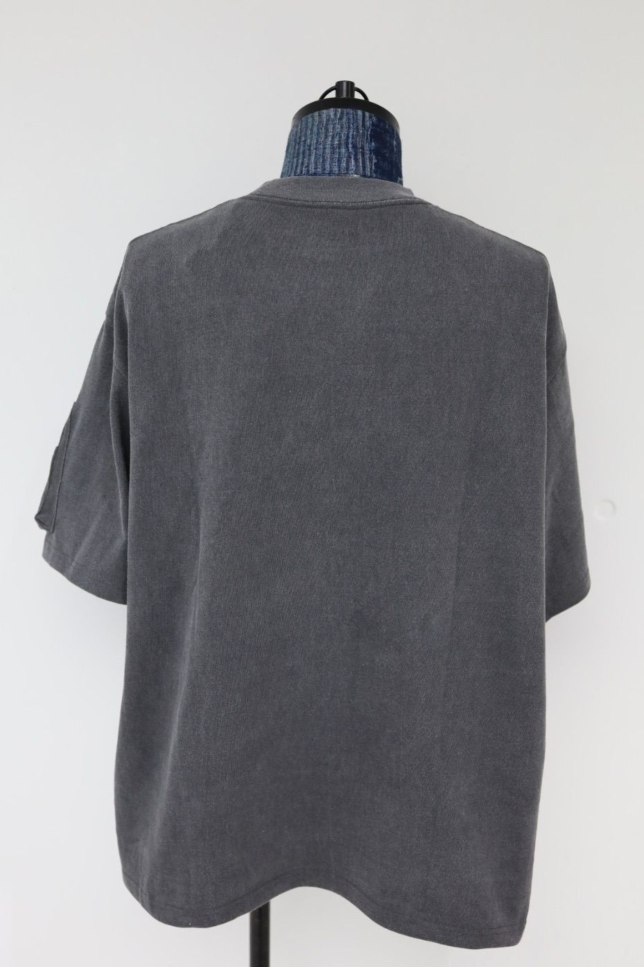 イズネス 26SS Arm Pocket T-Shirt (26SS_38_1008SSCS01)BLACK☆新作発売！