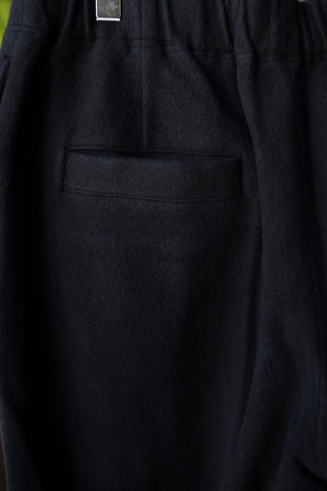 イズネス 25AW WOOL DARTS PANTS (25AW_27_1006SSPT01)BLACK☆新作発売！
