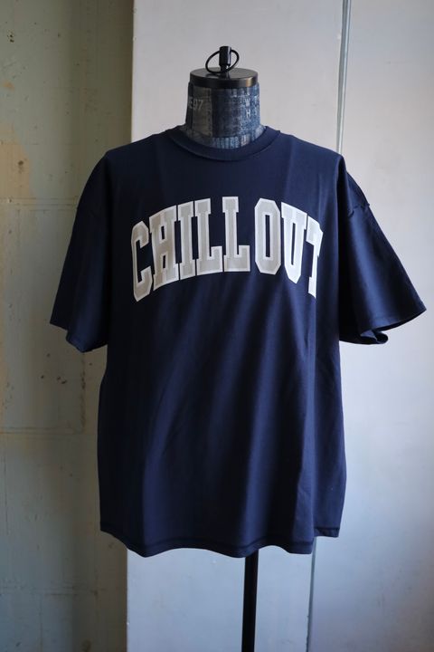 イズネスミュージック CHILL OUT T-SHIRT(IMP5_29_CHILLOUT5ST01)NAVY