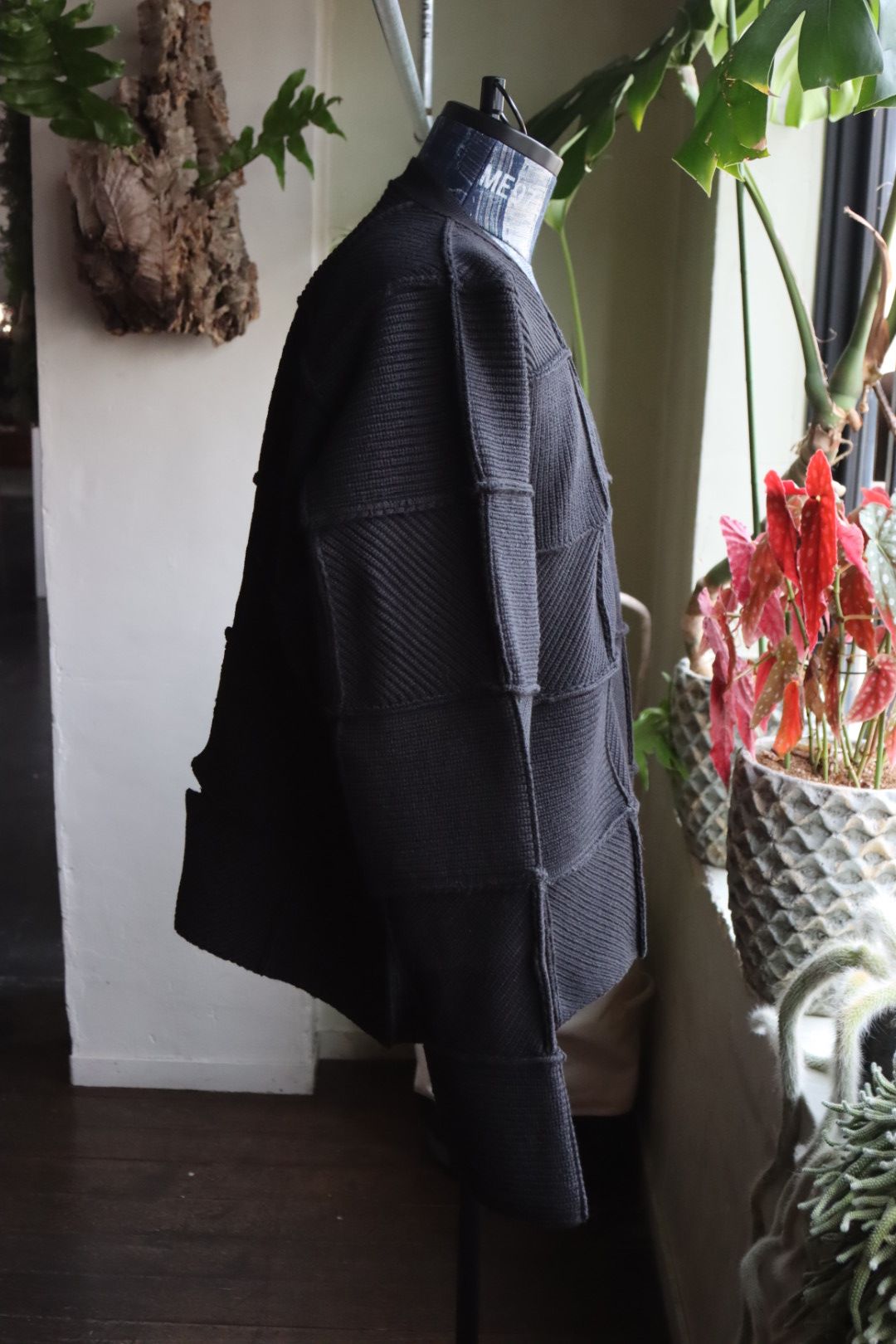ヨーク24SS PATCHWORK RIB BUTTONED CARDIGAN(YK24SS0683S)BLACK