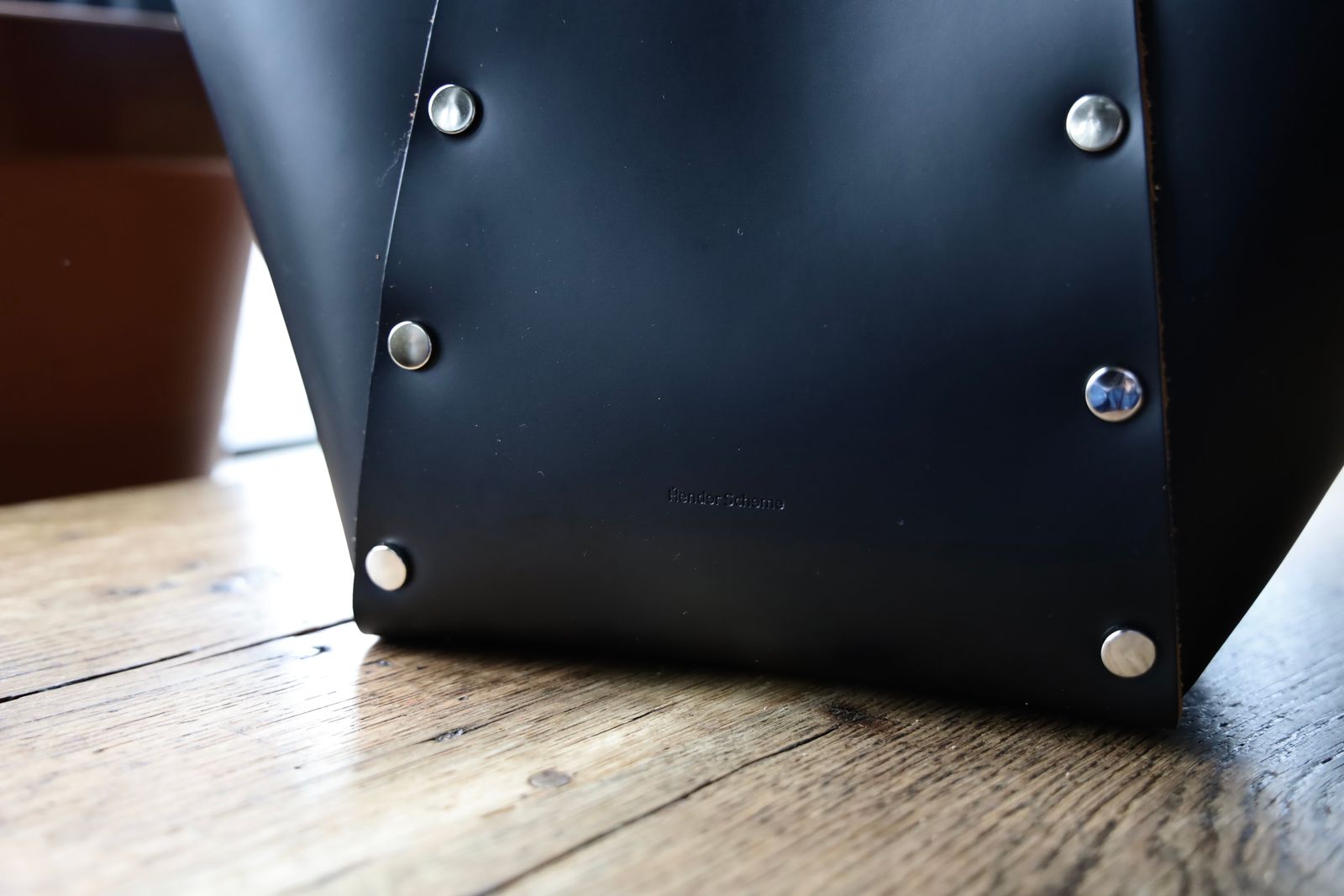 エンダースキーマ  ハンドルバッグ assemble pyramid bag M(vs-rb-apm)black☆3月15日(土)12:00発売！