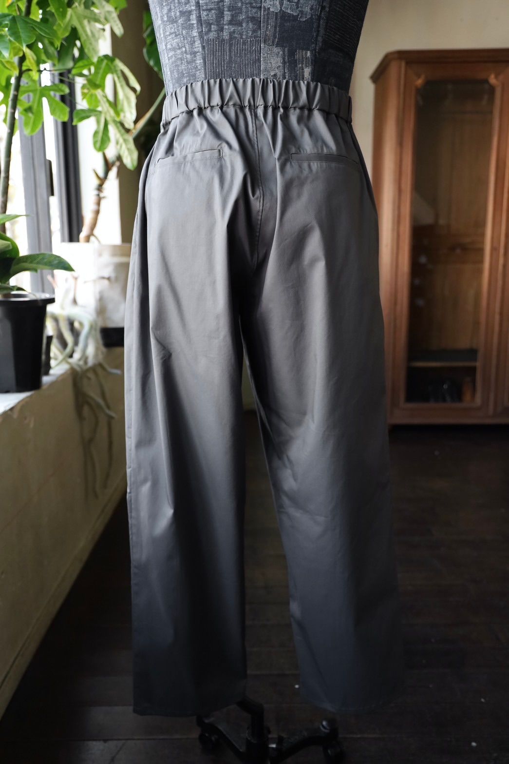 グラフペーパー Solotex Twill Wide Tapered Chef Pants(GRAY)