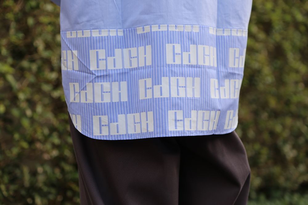 COMME des GARCONS HOMME ツイル×綿ストライプロゴプリントシャツStyle.2020.9.4..