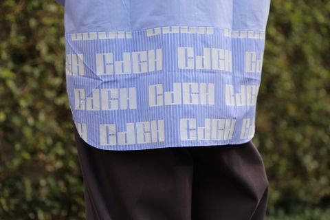 COMME des GARCONS HOMME ツイル×綿ストライプロゴプリントシャツStyle.2020.9.4..