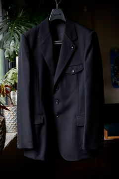 ヨウジヤマモト23AW DOUBLE LEFT PANEL 3-BUTTON JACKET(HJ-J27-100)