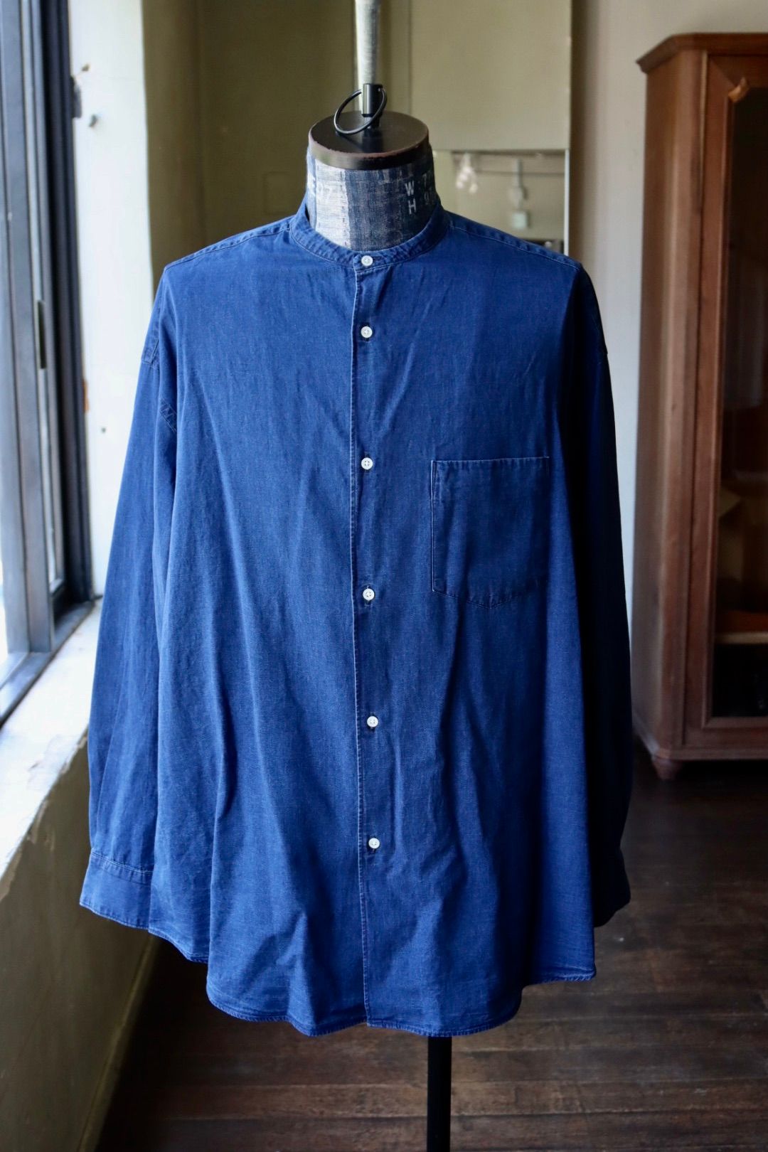 グラフペーパー SIDOGRAS Indigo Poplin L/S Oversized Band Collar Shirt(GM252-50046)DARK FADE☆8月2日(土)発売！