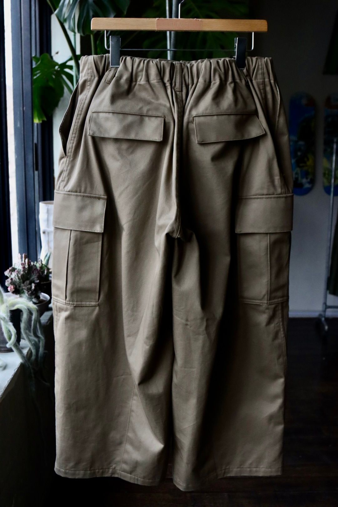イズネス23SS バルーンカーゴパンツ BALLOON CARGO EZ PANTS(1004AWPT04)BEIGE