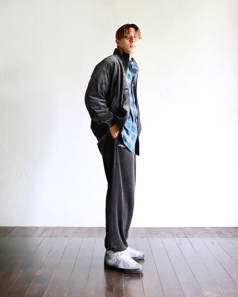 FreshService新作VELOUR JERSEY BLOUSONスタイル