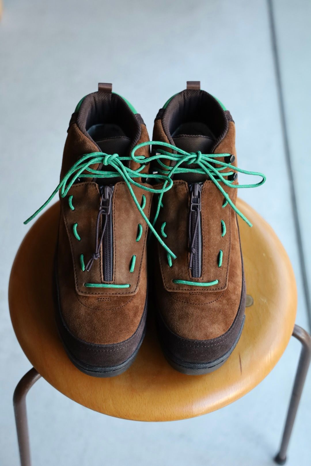 イズネス 25AW FLOW-MID SHOES is-ness×SUICOKE(25AW_40_1007AWSHOES01)BROWN×GREEN☆新作発売！