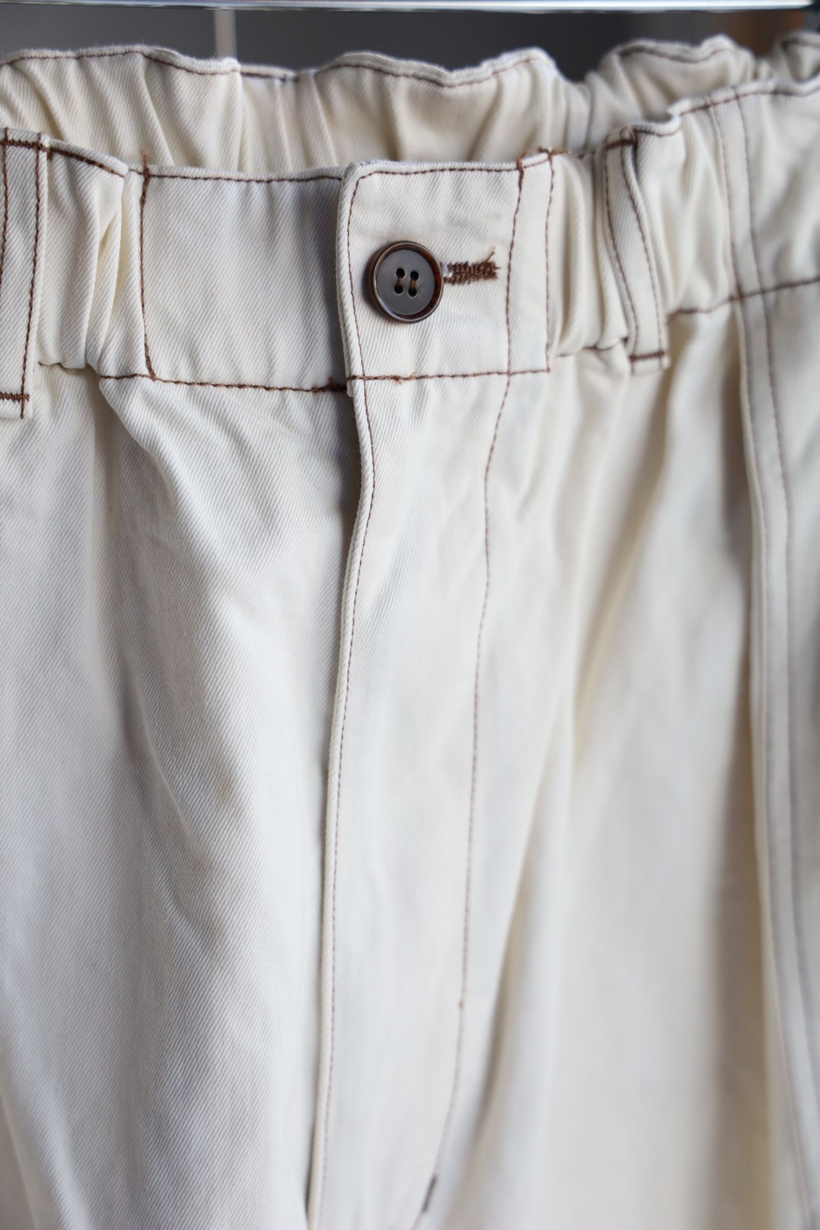 イズネス 25SSバルーンベイカーパンツBALLOON BAKER PANTS (1006SSBALOONPT01)OFF WHITE