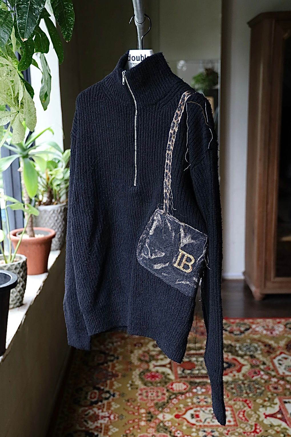 doublet ダブレット26AW TROMPE L’OEIL EMBROIDERY HALF ZIP KNIT (26AW56KN229)BLACK☆8月15日(土)発売！