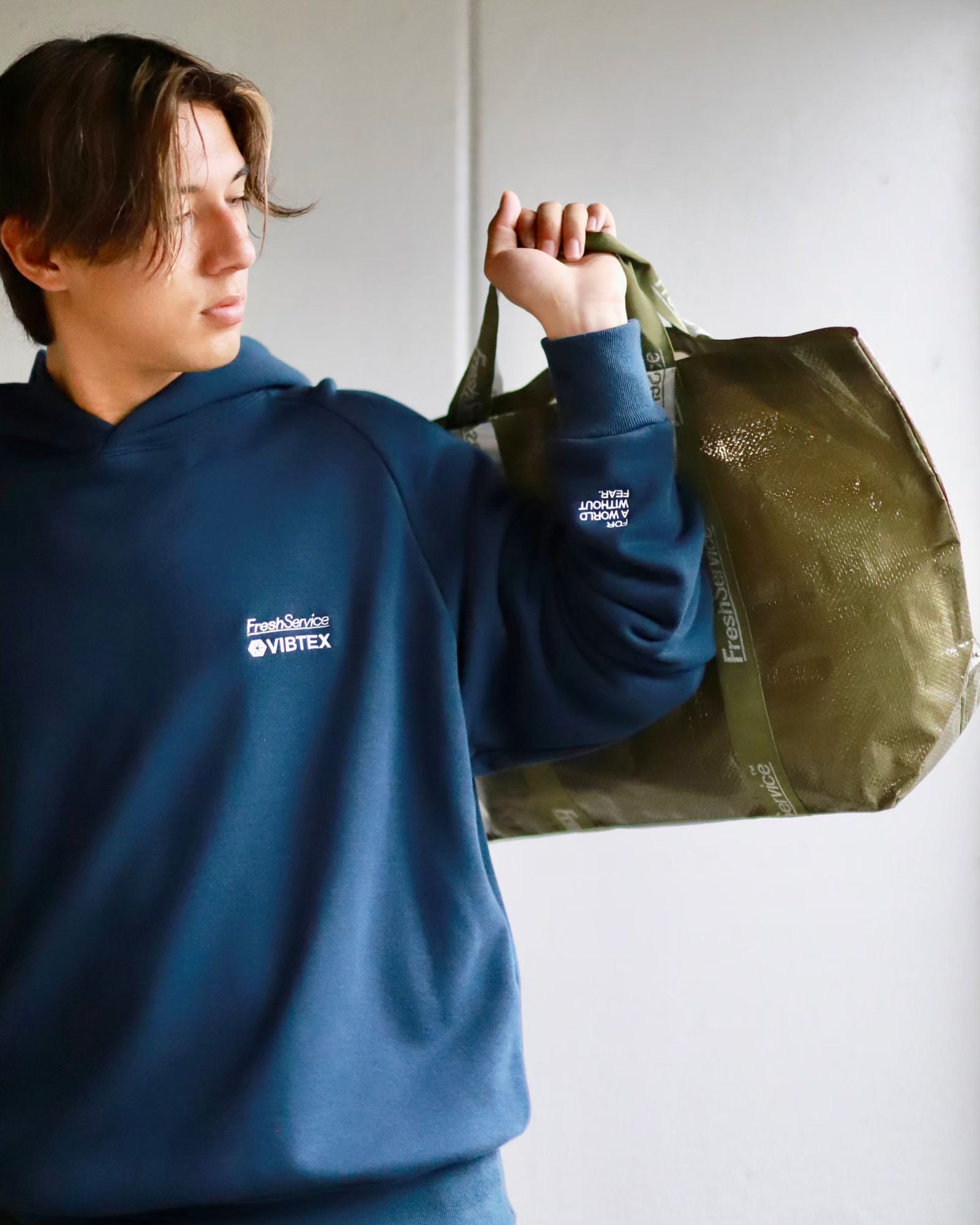 FreshService フレッシュサービス VIBTEX for FreshService SWEAT PULL HOODIEスタイル