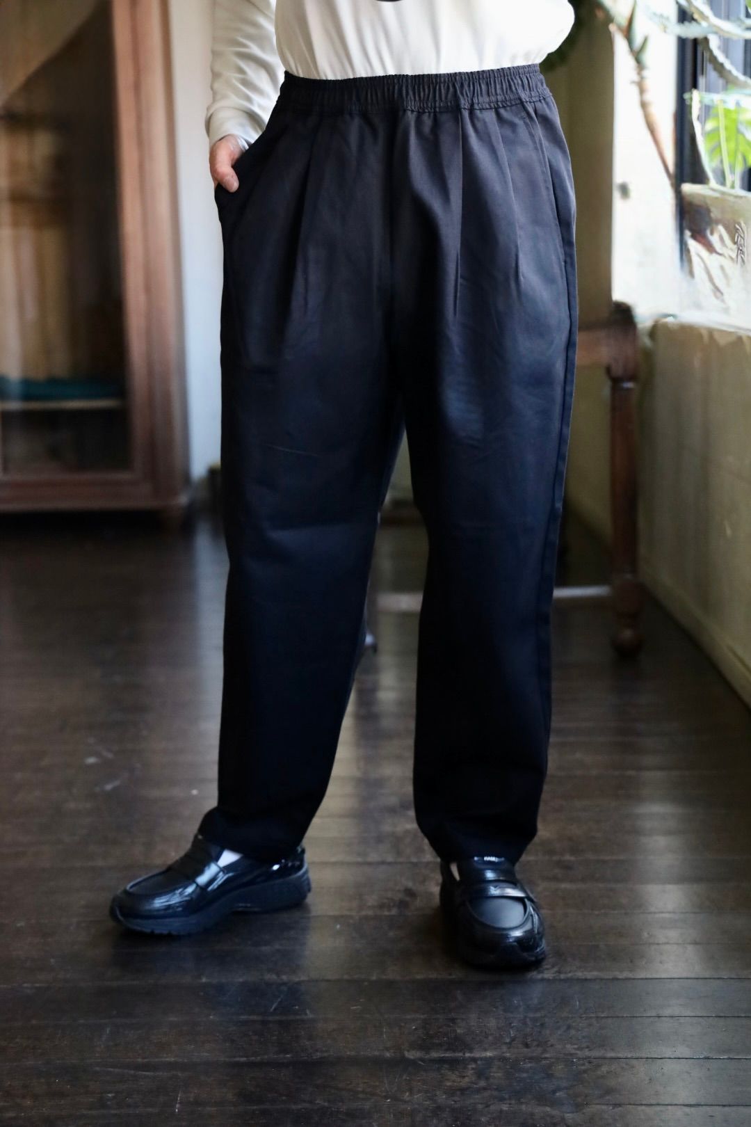 FreshService - フレッシュサービス CORPORATE EASY CHINO PANTS FreshService - フレッシュサービス CORPORATE EASY CHINO PANTS