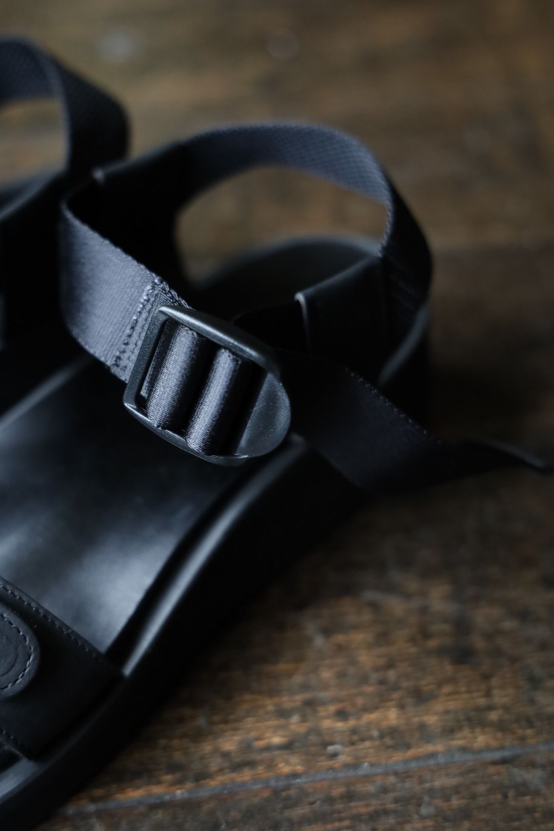 FOOTWORKSフットワークス New Sandals with Velcro Straps in Smooth Leather