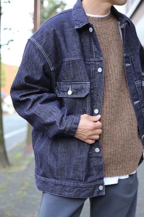YOKE 3G BACK ZIP RIB CREW NECK"BEIGE"style.9.23.