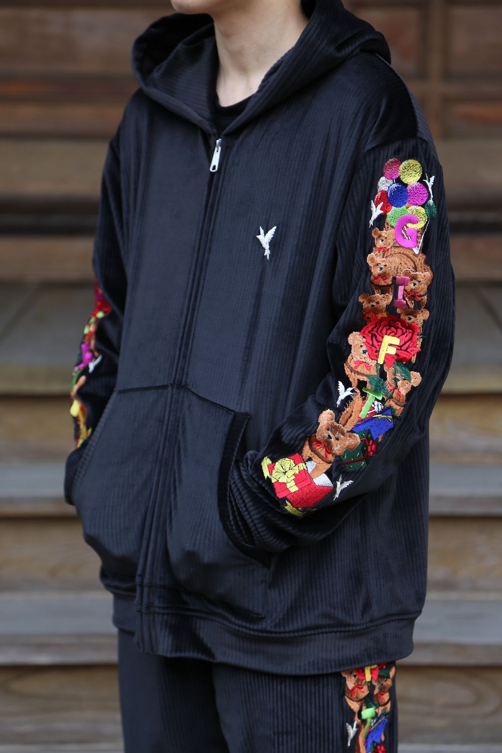 ダブレット21ss CHAOS EMBROIDERY COMFY HOODIE | www.darquer.fr