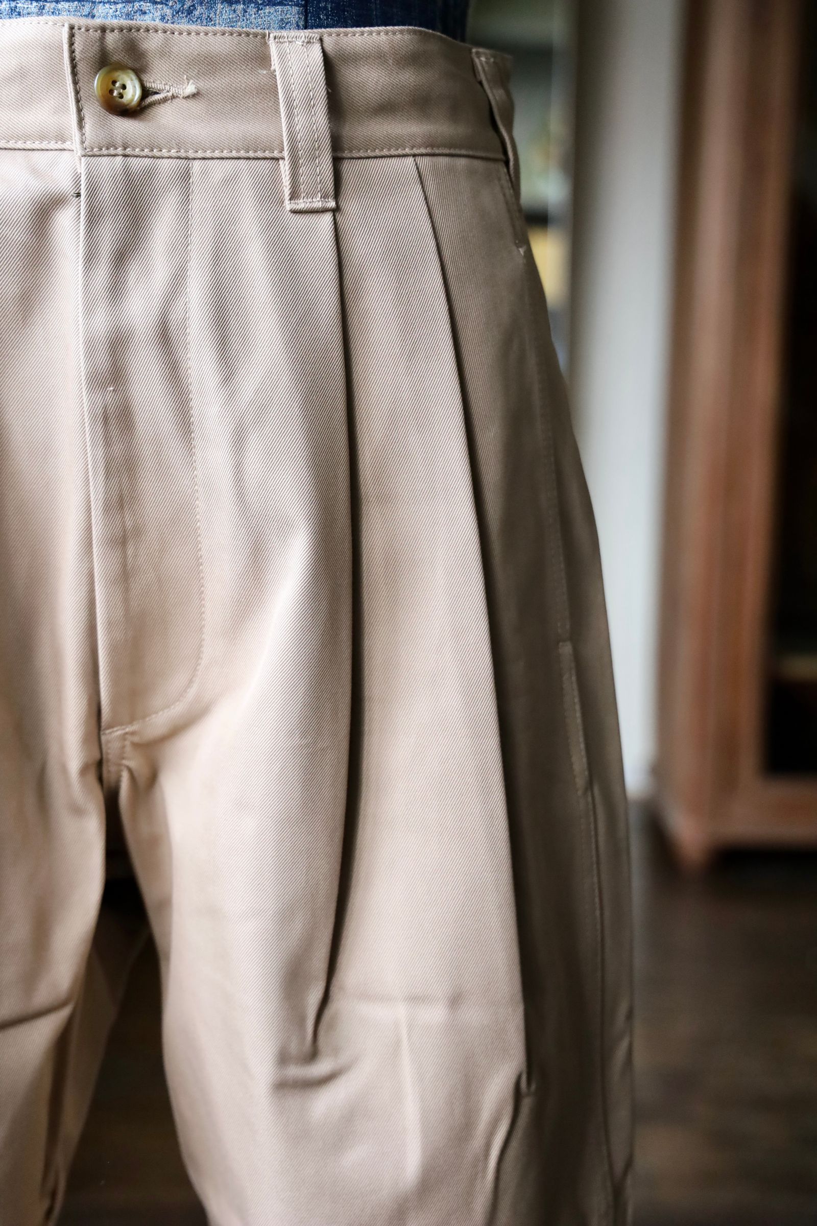 イズネス25SS ワイドチノパンツ WIDE CHINO PANTS(16PT02T02-3)BEIGE