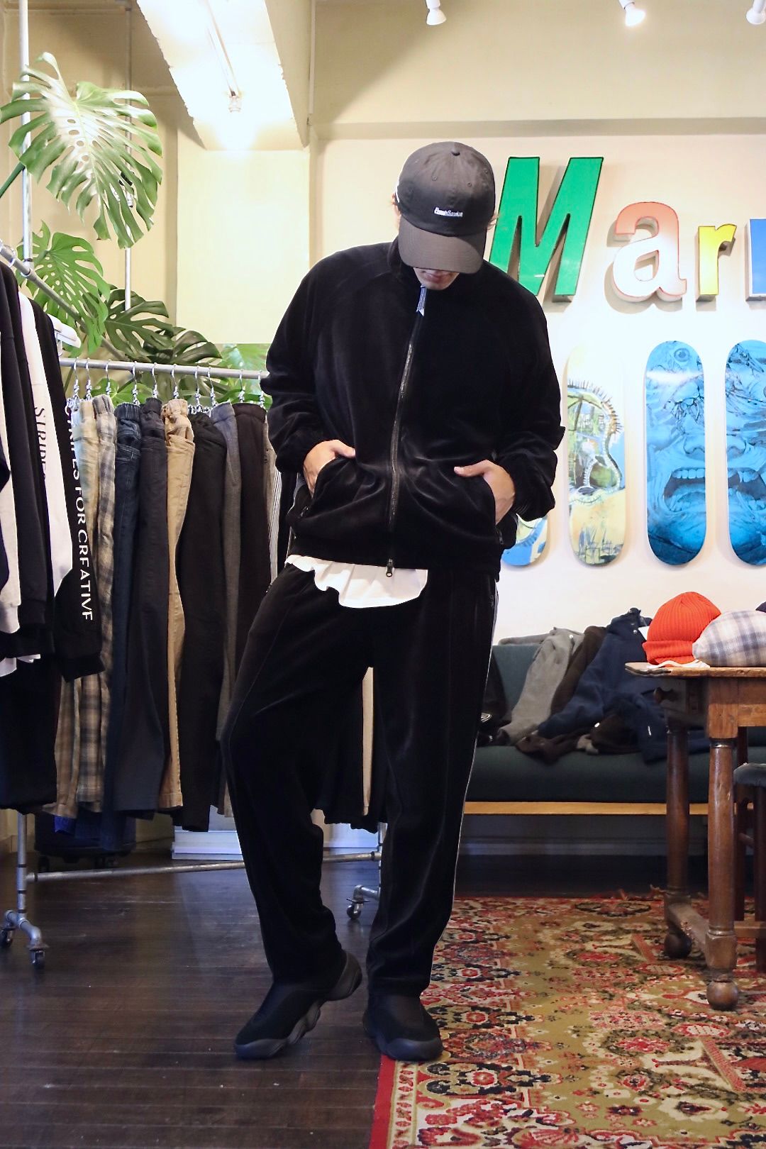 S.F.C 新作VELOUR TRACK JACKET"BLACK"スタイル