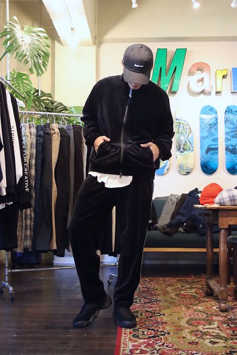 S.F.C 新作VELOUR TRACK JACKET"BLACK"スタイル
