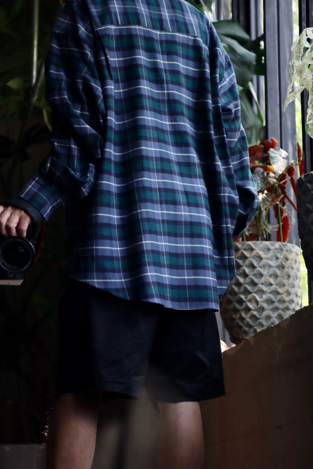 Graphpaper Check Flannel Oversized Band Collar Shirtスタイル