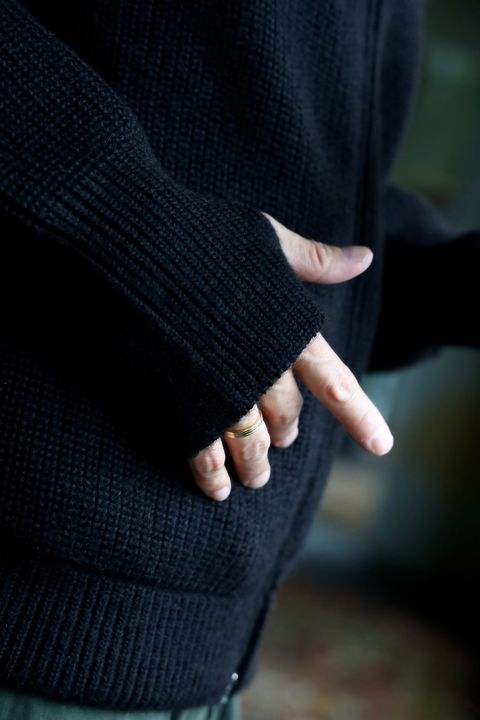MARKAWARE 26AW DRIVERS KNIT"NATURAL BLACK"スタイル