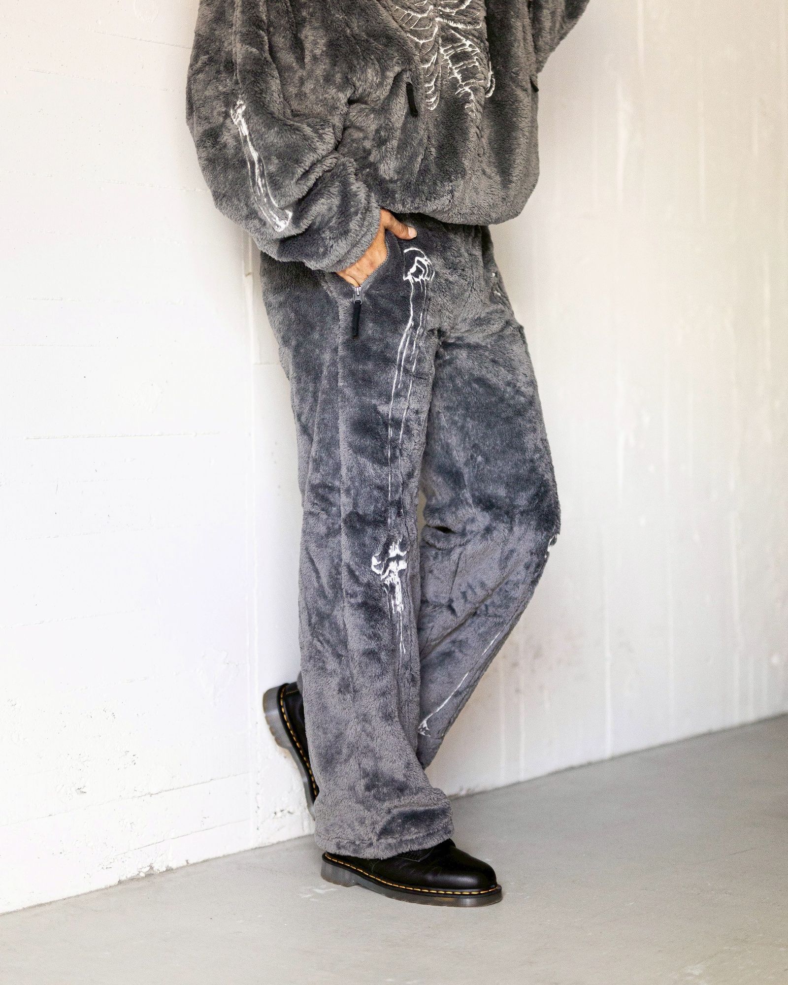 doublet 25AW GLOW-IN-THE-DARK SKELTON FLEECE PANTS (25AW32PT329) GREY