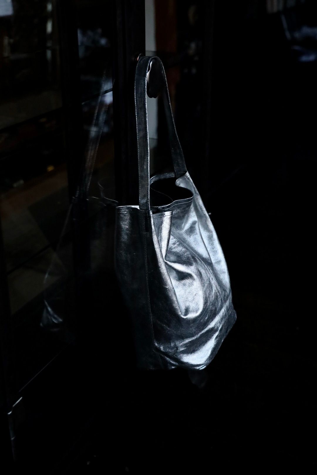 Morphee / モルフェトートバッグ CYLINDER M(CYM -SIL-1)SILVER