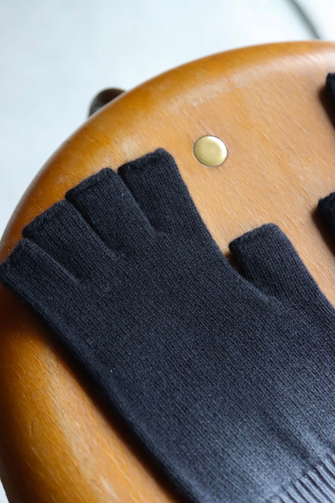 グラフペーパー 25AW Gradient Dyed Wool Knit Fingerless Gloves(GU253-90493)BLACK☆9月27日(土)発売！