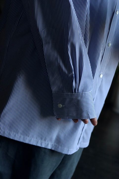 グラフペーパー22AW High Count Broad Stripe Regular Collar Shirt"BLUE STRIPE"スタイル