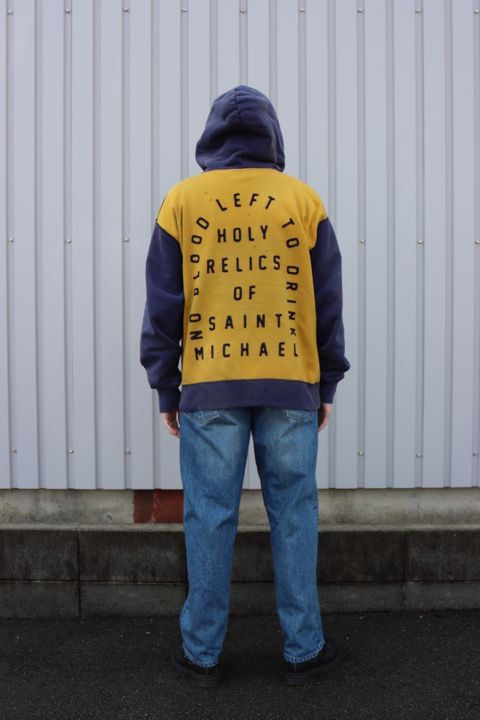 ©SAINT M×××××× フェルトフーディーYELLOW×NAVY style