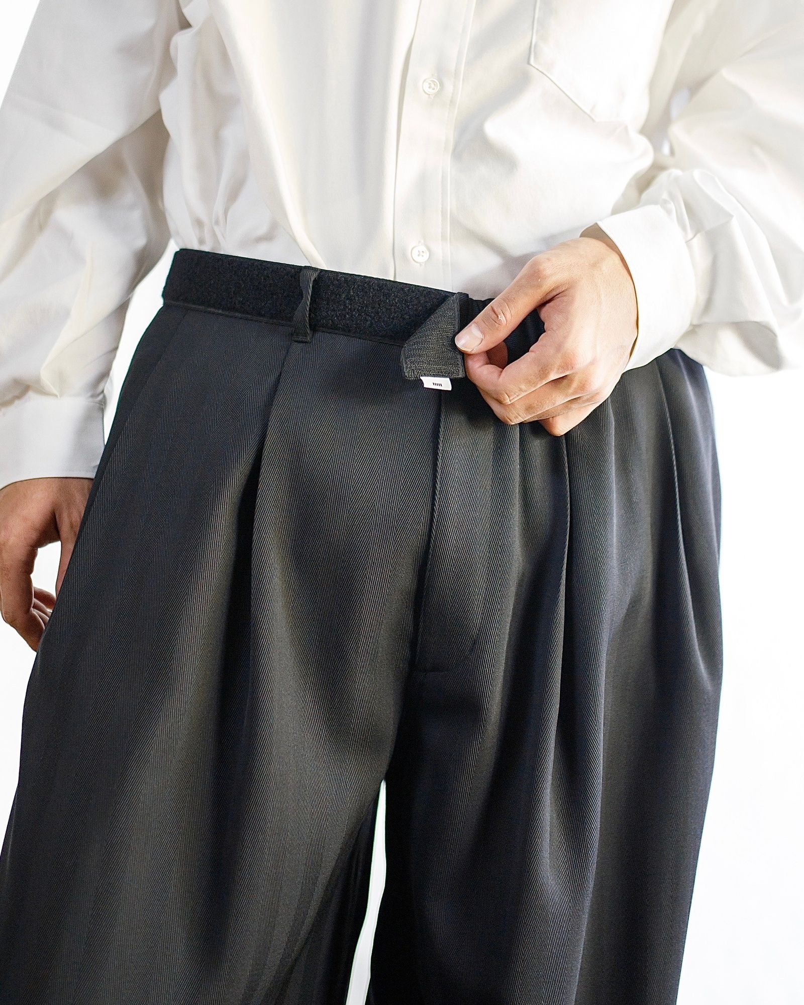 Graphpaper - グラフペーパー is-ness for GP Vintage Wool Balloon Chef pants  (GM244-40020)BLACK | mark