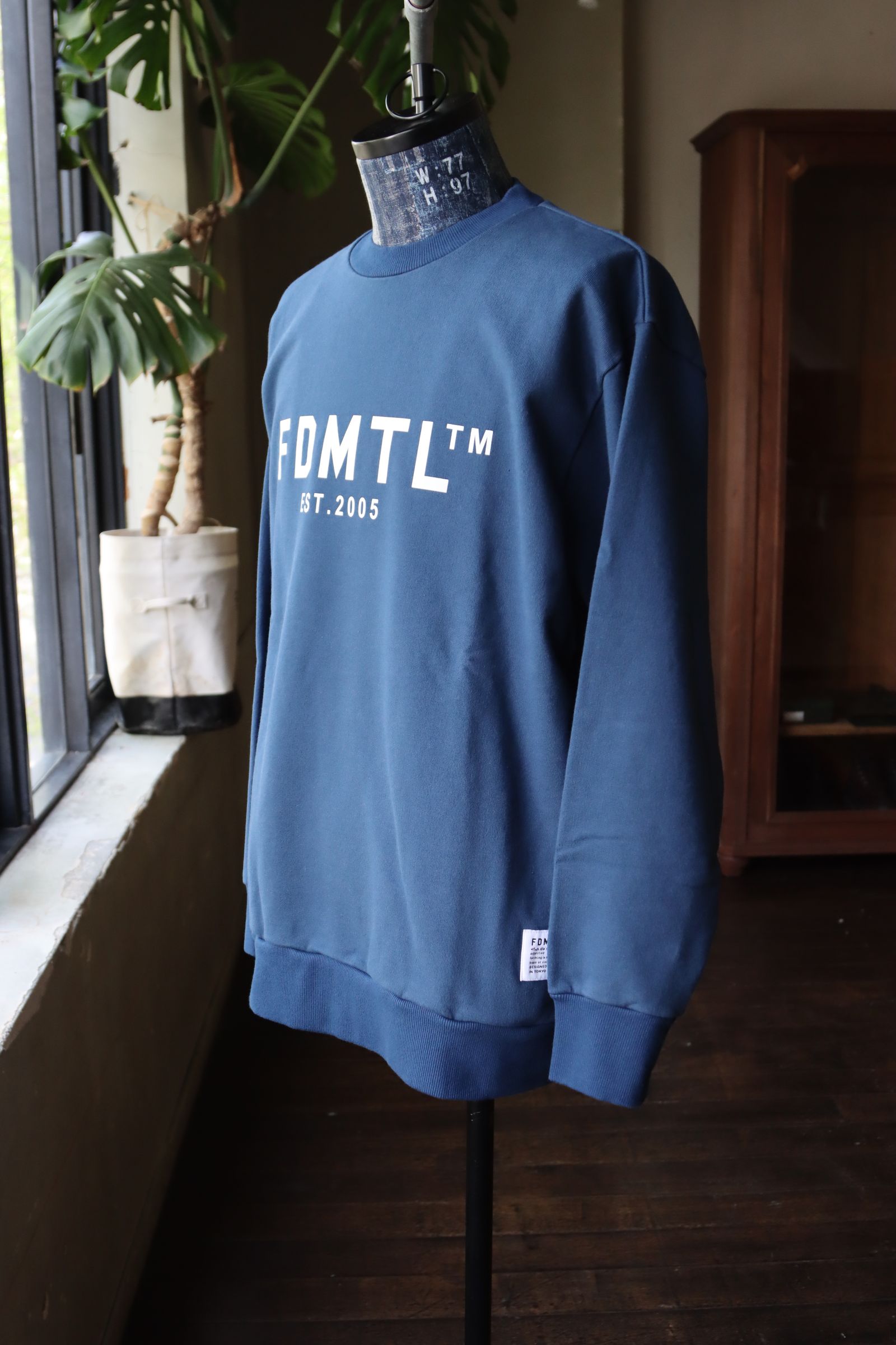 ファンダメンタル ロゴスウェットシャツ LOGO SWEAT SHIRT(FA2424CSC14)NAVY
