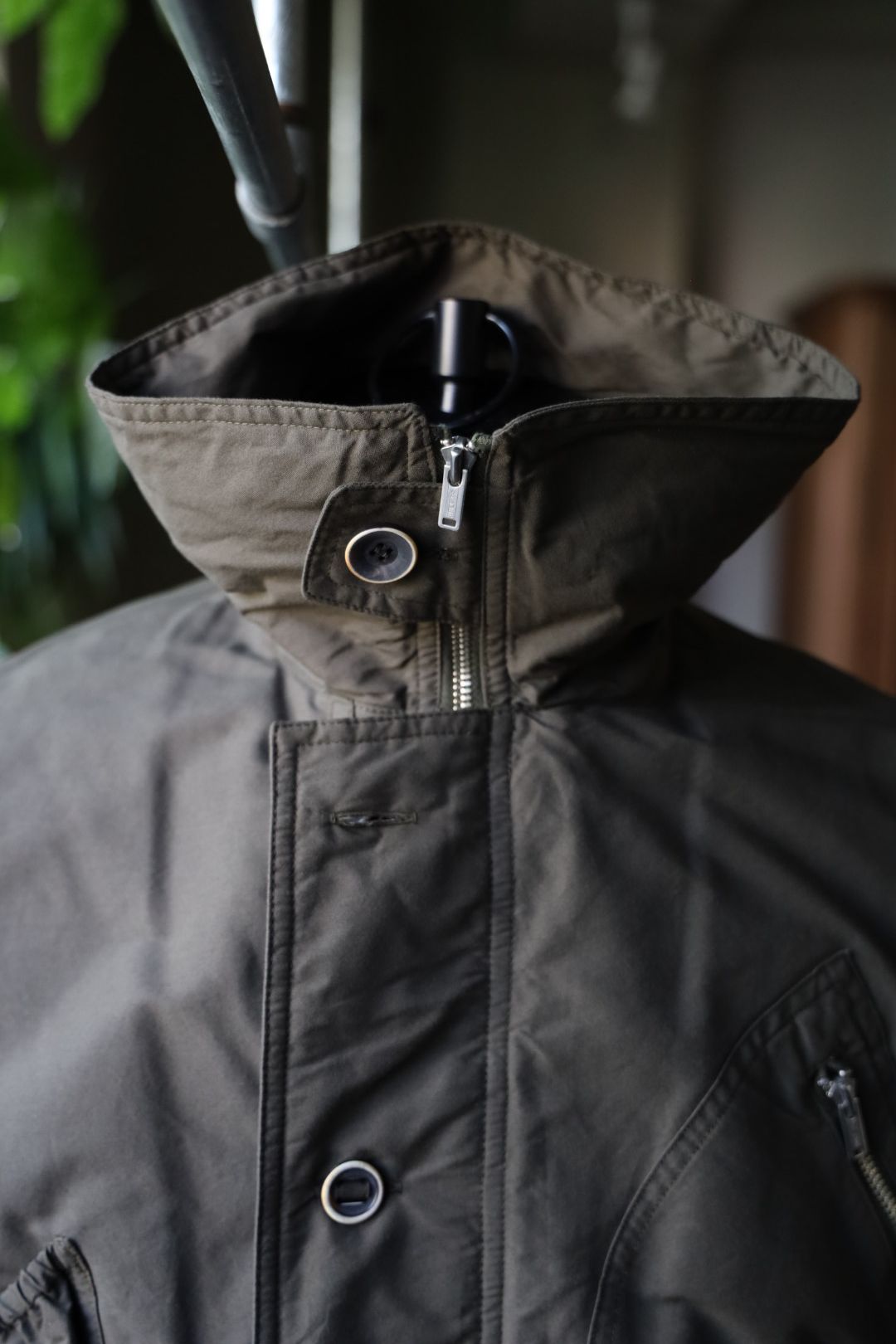 ヨーク 25FW ブルゾン "KATHARINE HAMNETT" Recycle Polyester Short Blouson(YK25FW01129B-KH)OLIVE