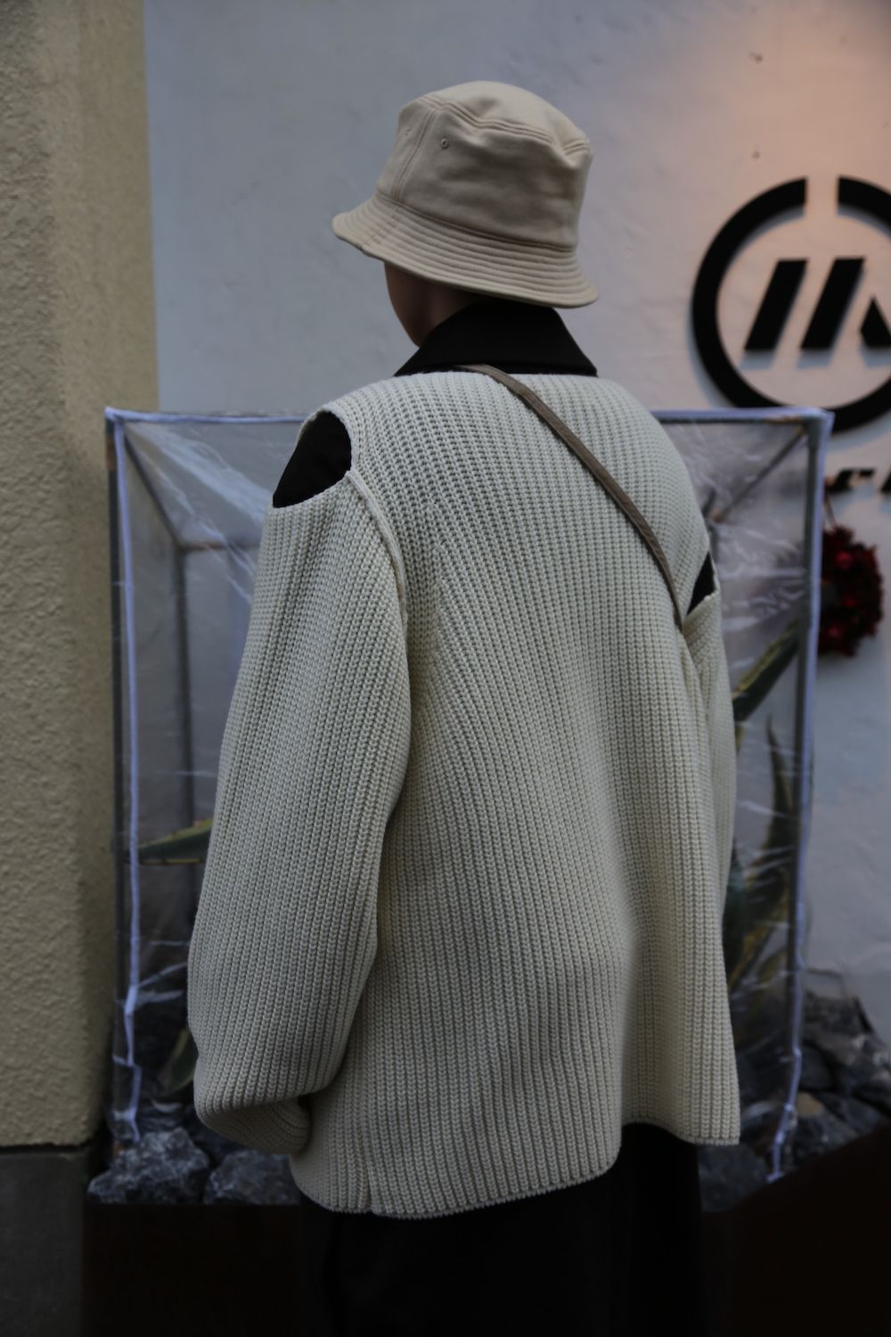 sulvam Slit over knit style 2020.12.27.