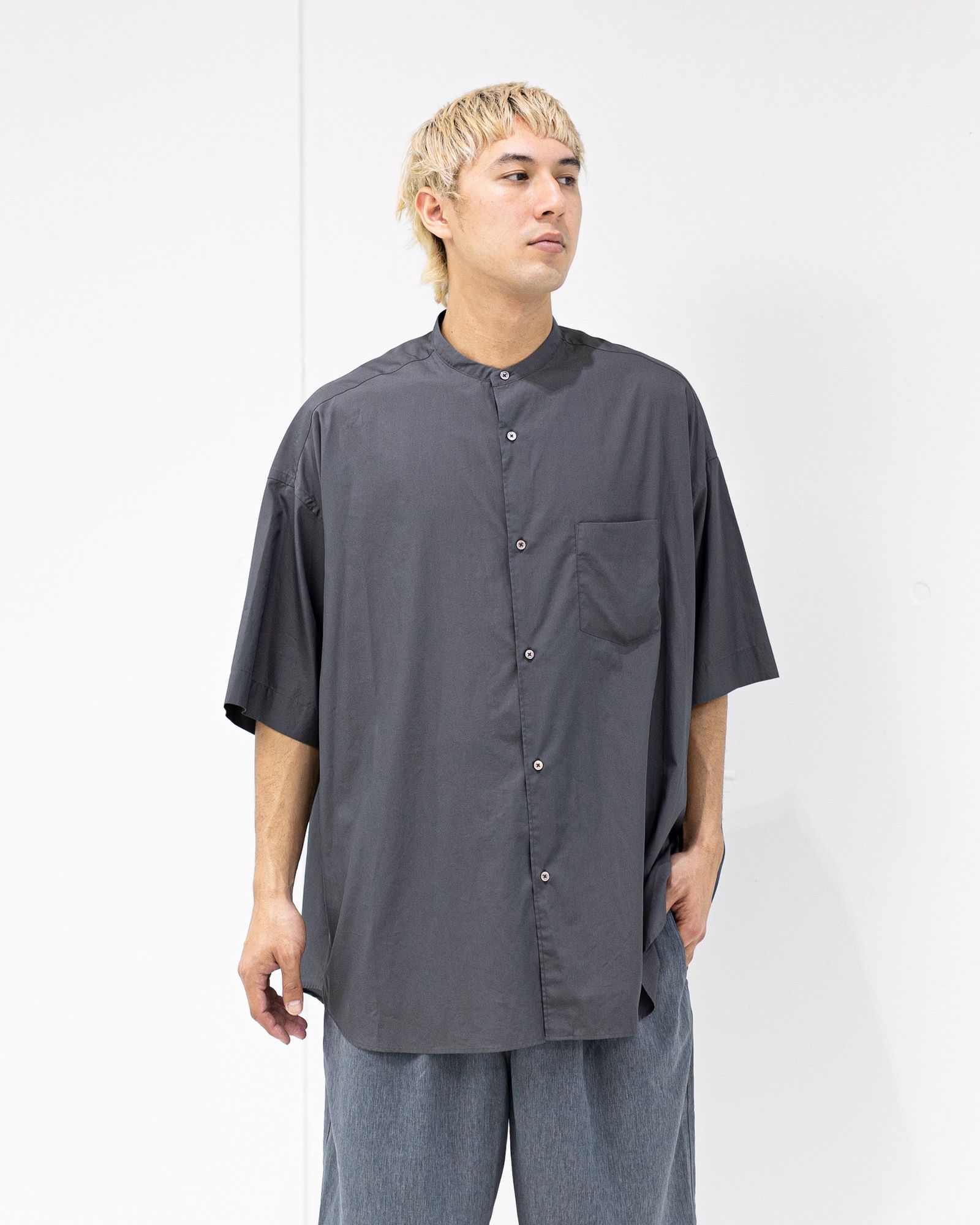 グラフペーパー Broad S/S Oversized Band Collar Shirt 4月11日(土)新作発売！