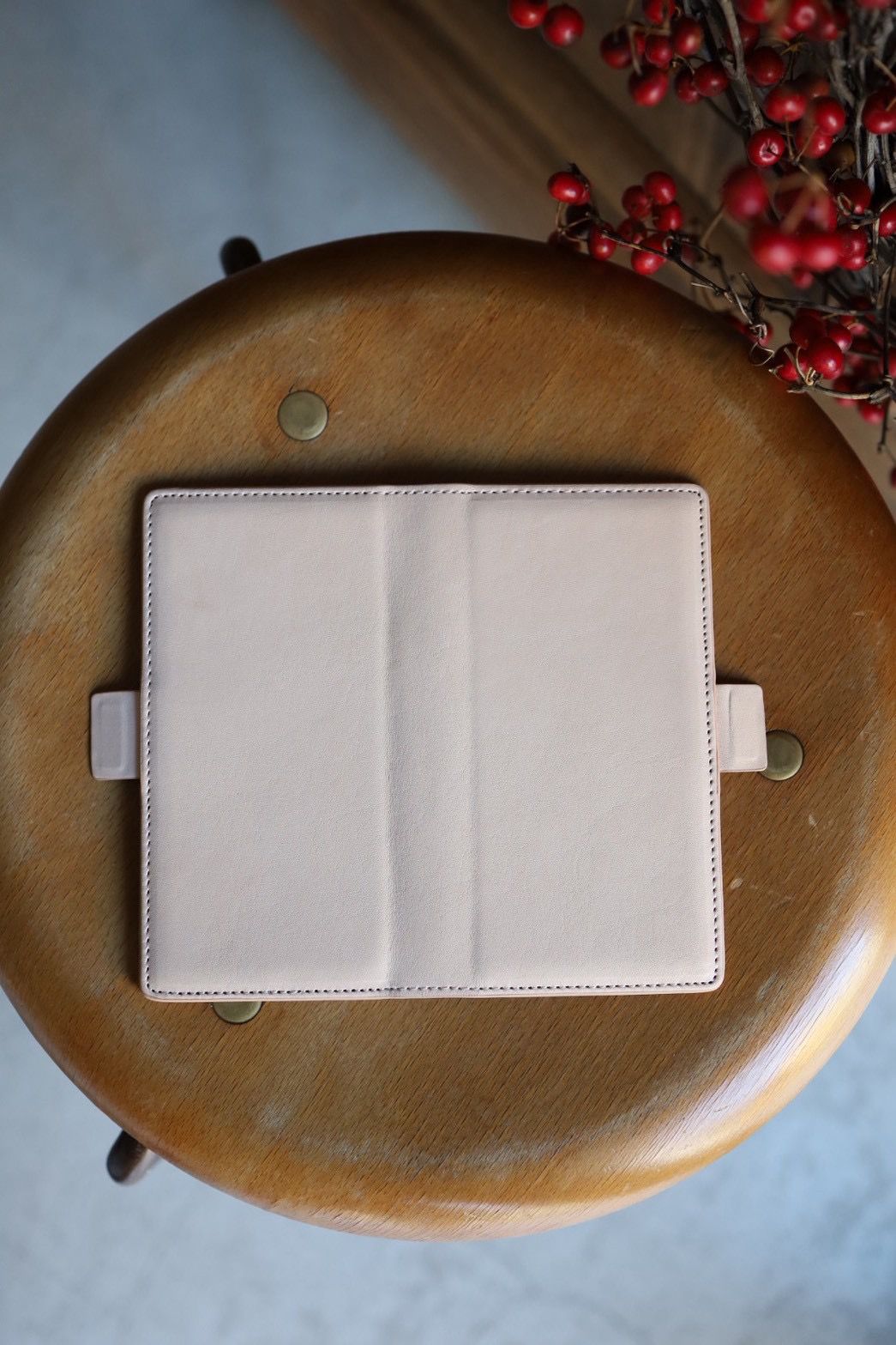 エンダースキーマ 26ws smart phone folio(yv-c-sfc)natural☆12月6日(土)発売！