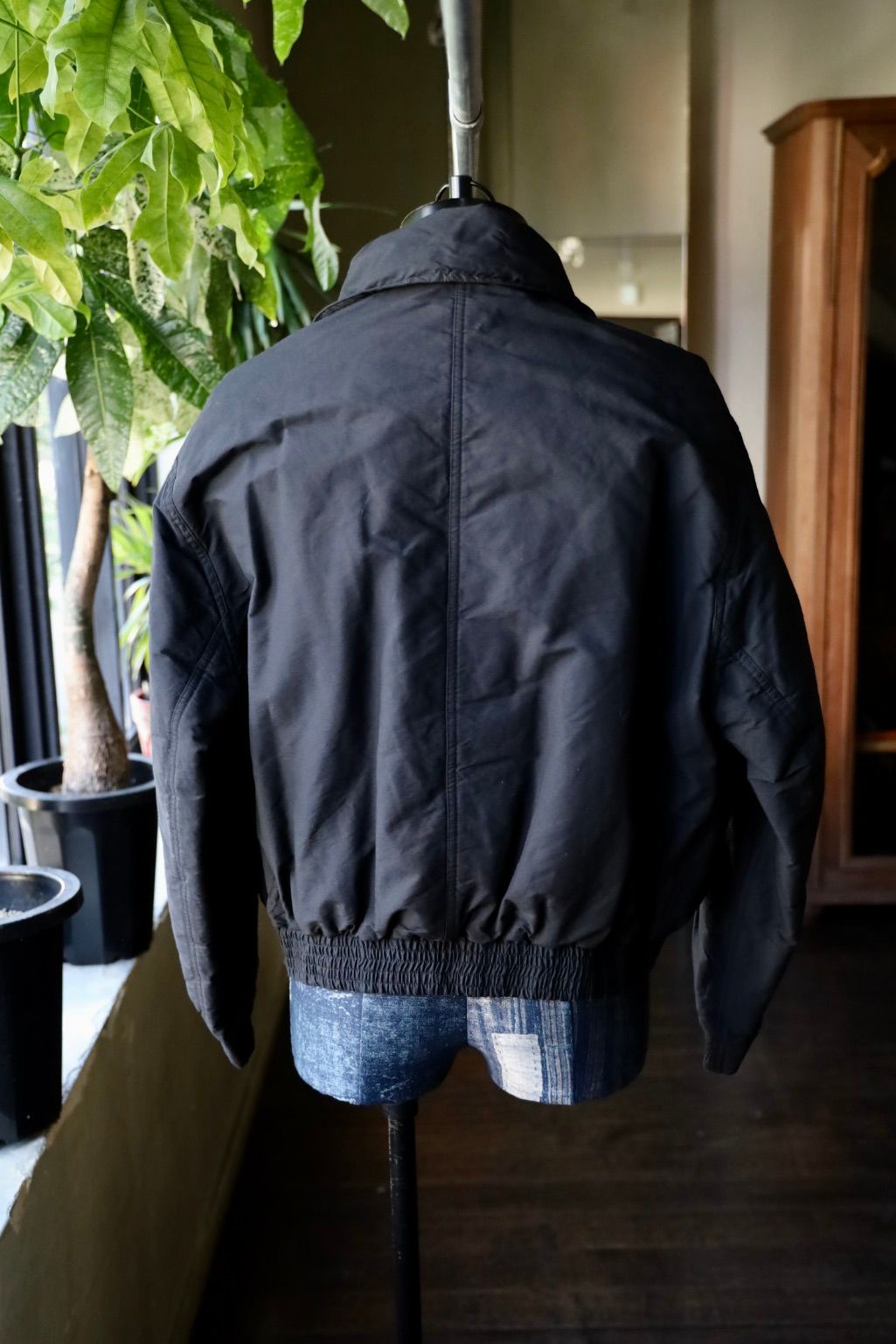 ヨーク 25FW "KATHARINE HAMNETT" Recycle Polyester Short Blouson(YK25FW01129B-KH)BLACK