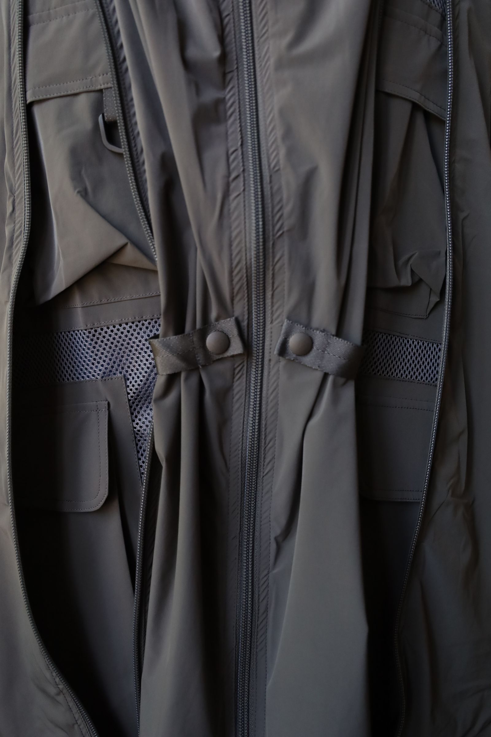 is-ness イズネス24SS TECHNICAL VENTILATION JACKET(24SS_08_1006JK04)CHARCOAL