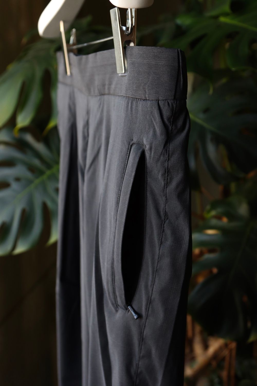 is-ness×NEAT LORO PIANA SPORT FABRICS PANTS"CHARCOAL"イズネス22SS