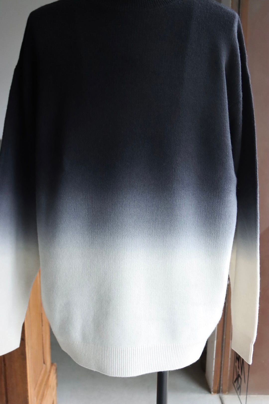 グラフペーパー 25AW Gradient Dyed Wool Hight Neck Knit(GU253-80491)BLACK☆9月27日(土)発売！