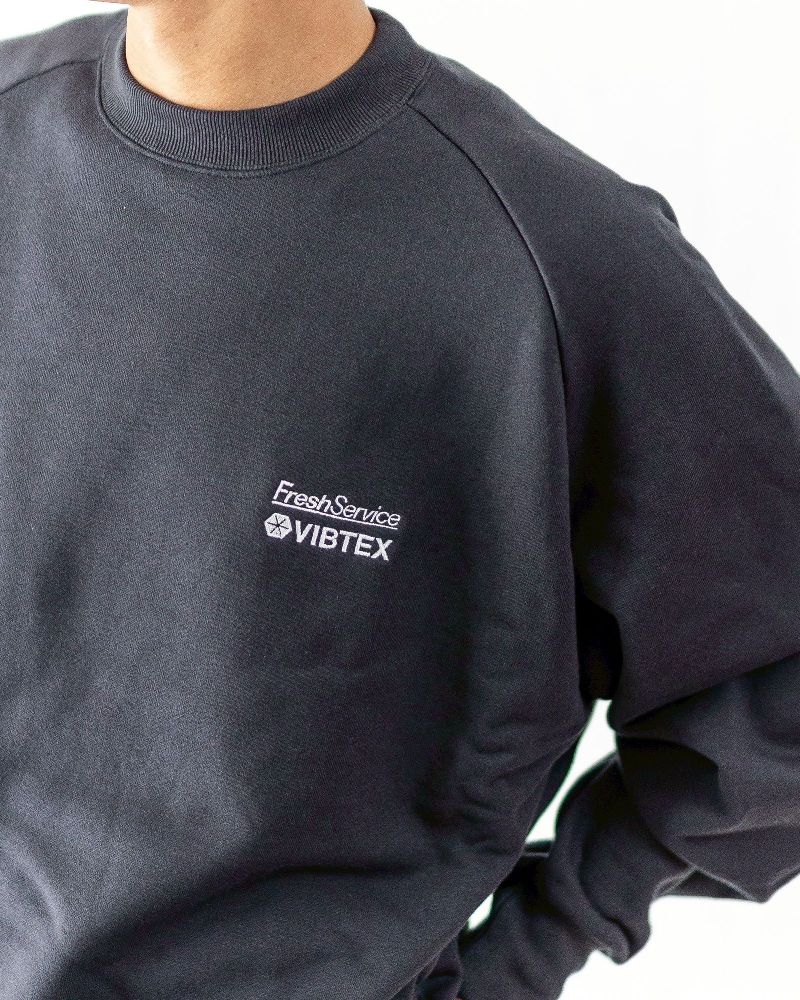 トップス FreshService SWEAT CREW NECK VIBTEX FreshService VIBTEX for FreshService SWEAT CREW NECK