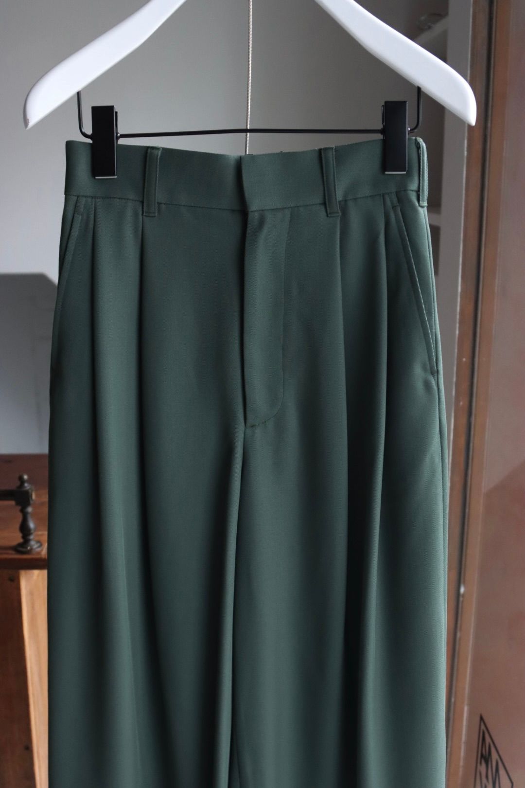 グラフペーパー Women's 25AW Techno Wool Nylon Two Tuck Wide Pants(GL253-40319)GREEN